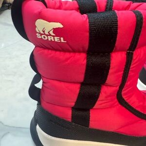 Sorel Bold Red and Black Snow Boots